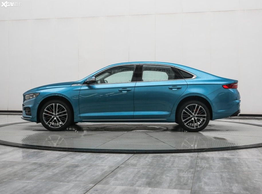 Sedan Trung Quốc đẹp long lanh vừa ra mắt giá chỉ hơn 400 triệu